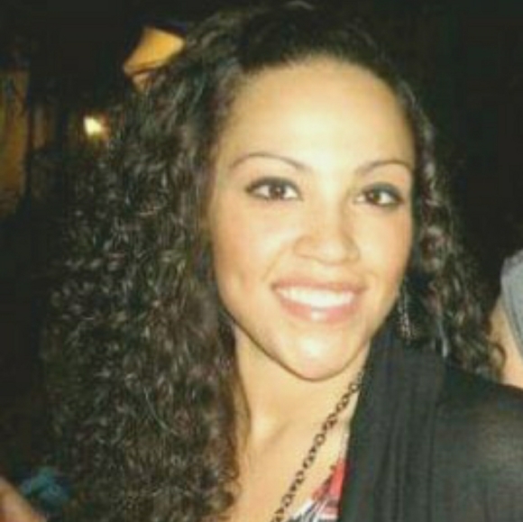 Meet your Posher, Jessica - Picture 2 of 3